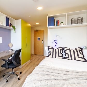 Bronze En Suite - Image 2
